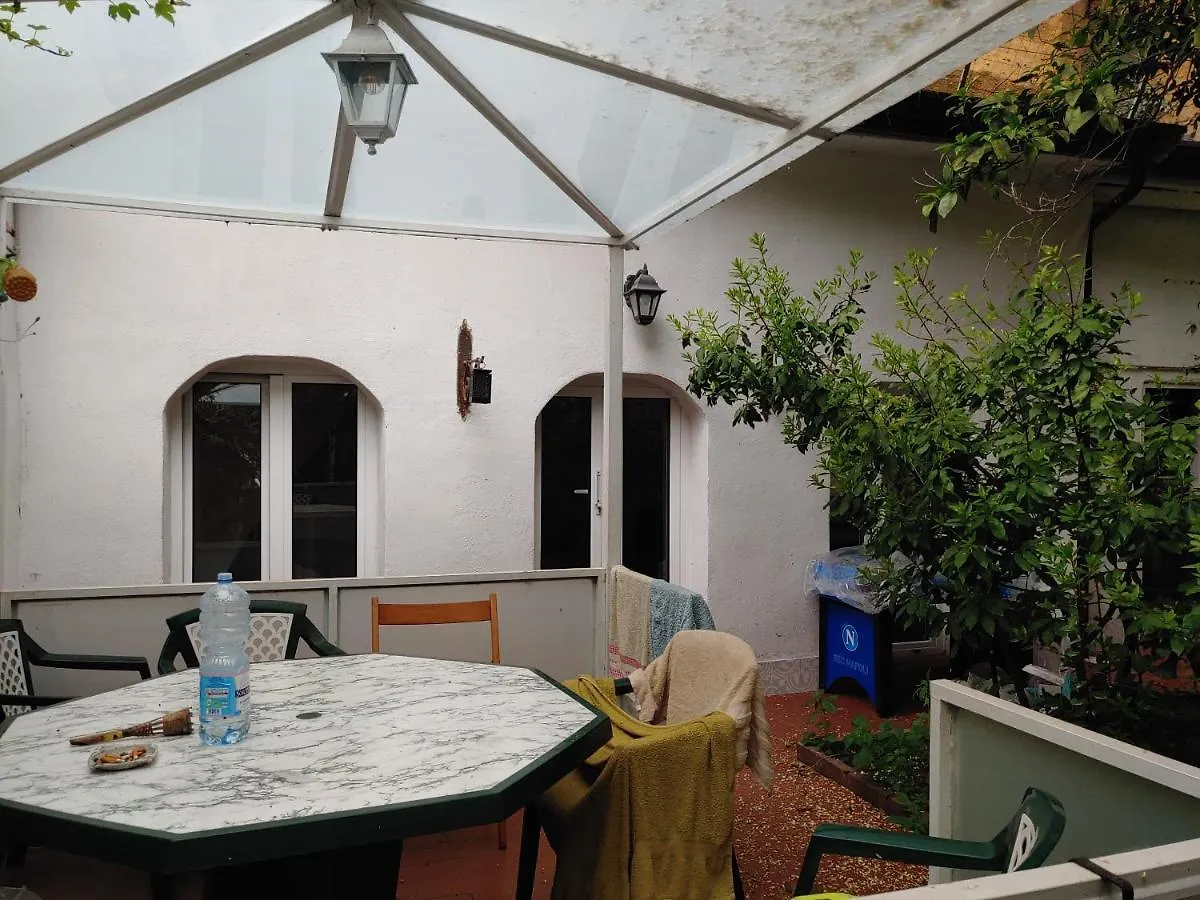 Habitación en casa particular Villa Sofia E Sveva Con Giardino Nápoles